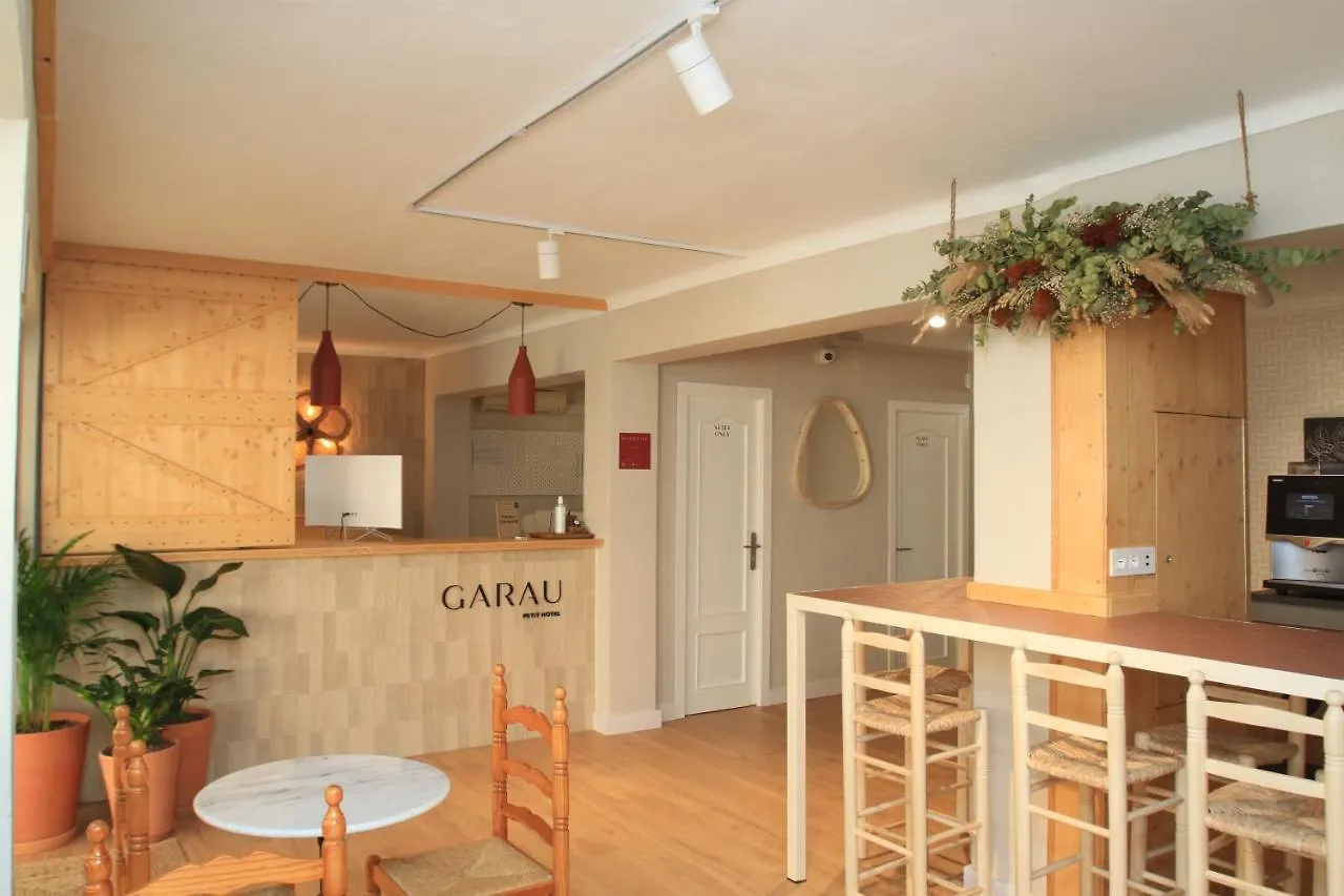 Garau Petit Hotel contacts